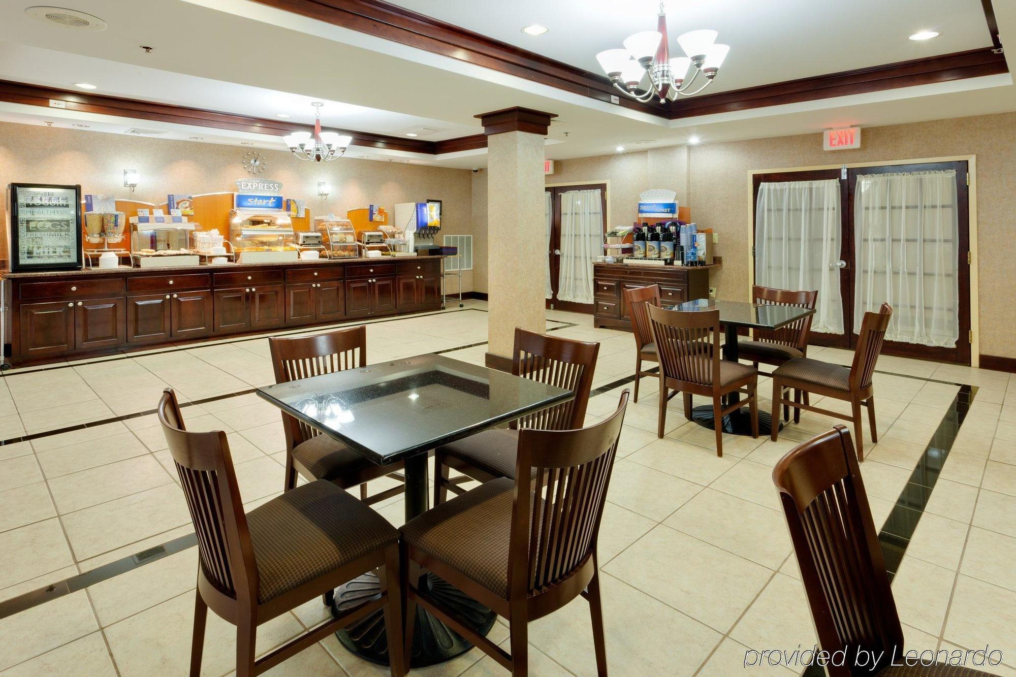 Holiday Inn Express Tower Center New Brunswick By Ihg East Brunswick Buitenkant foto
