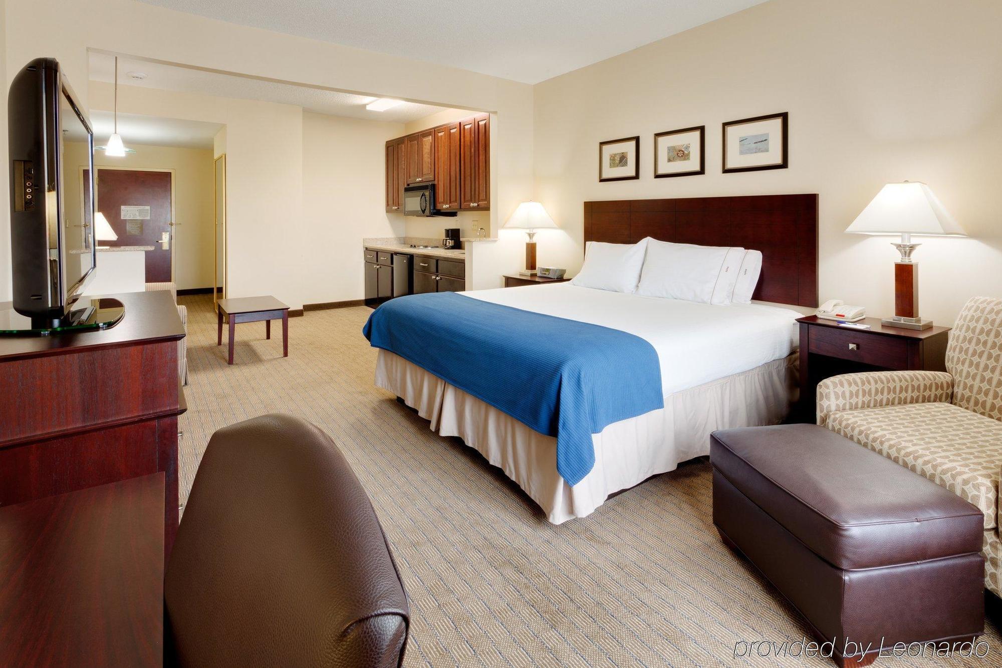 Holiday Inn Express Tower Center New Brunswick By Ihg East Brunswick Buitenkant foto